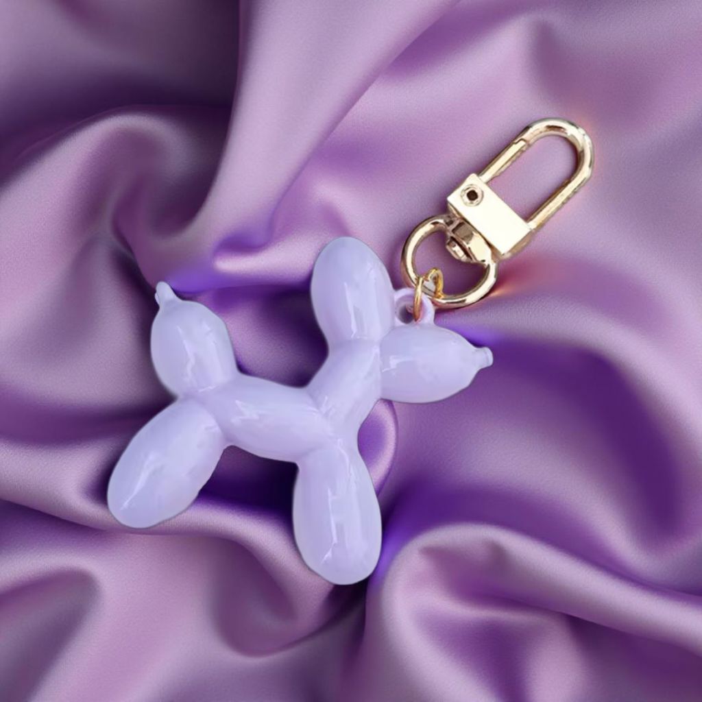 Trendy balloon dog keychain – Playful design with a modern touch