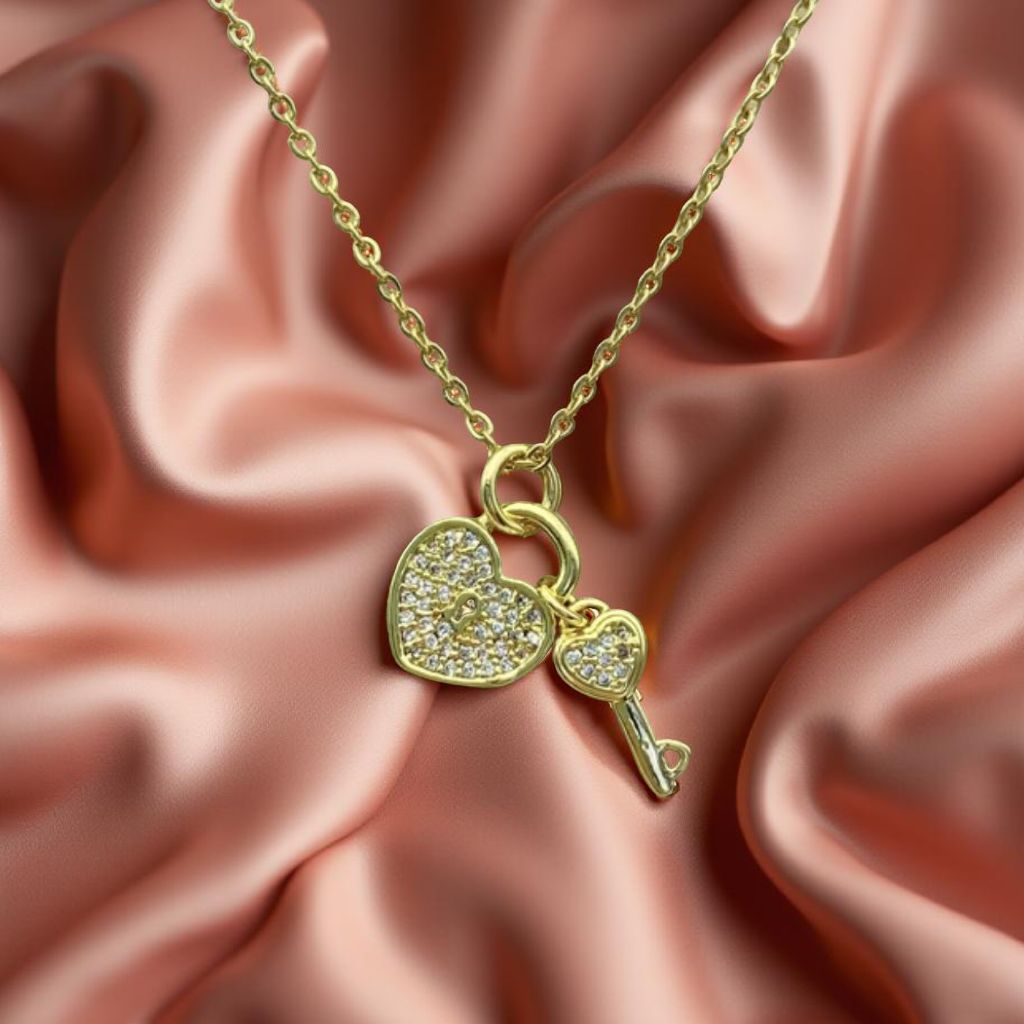 Elegant heart necklace made of stainless steel with sparkling zirconia